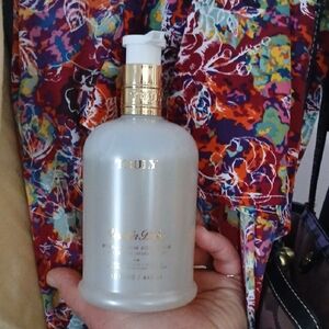 TRULY Rare Vanilla Body Body Wash!